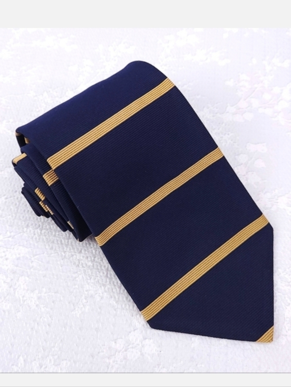 Brooks Brothers Silk Nectie Navy Blue Gold Stripes 56" x 3.75"
